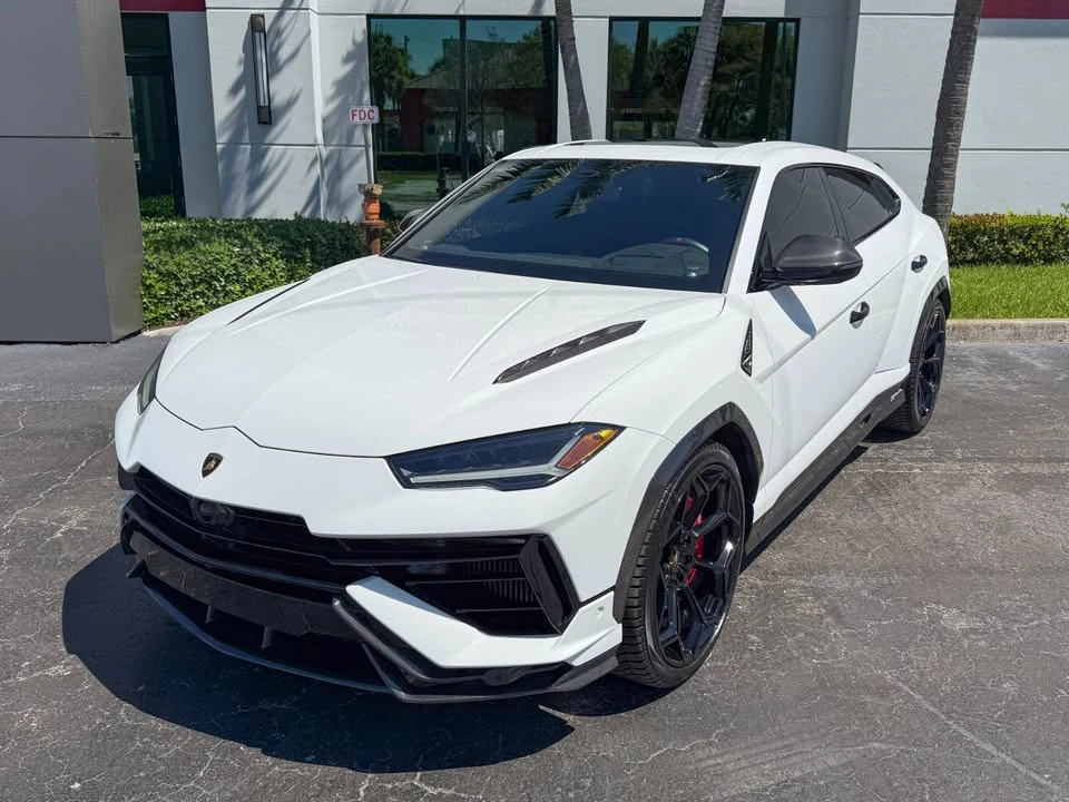 2023 Lamborghini Urus Performante - Image 4 of 17
