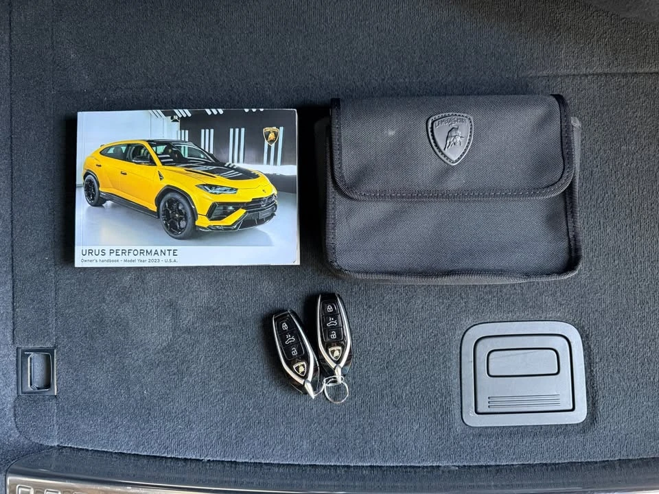 2023 Lamborghini Urus Performante - Image 16 of 17