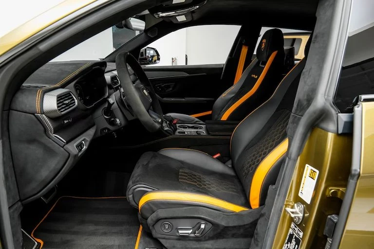 2023 Lamborghini Urus Performante - Image 4 of 4