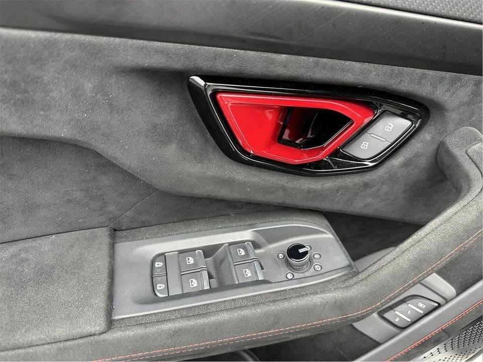 2023 Lamborghini Urus Performante - Image 15 of 20