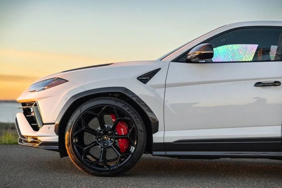 2023 Lamborghini Urus Performante - Image 17 of 20