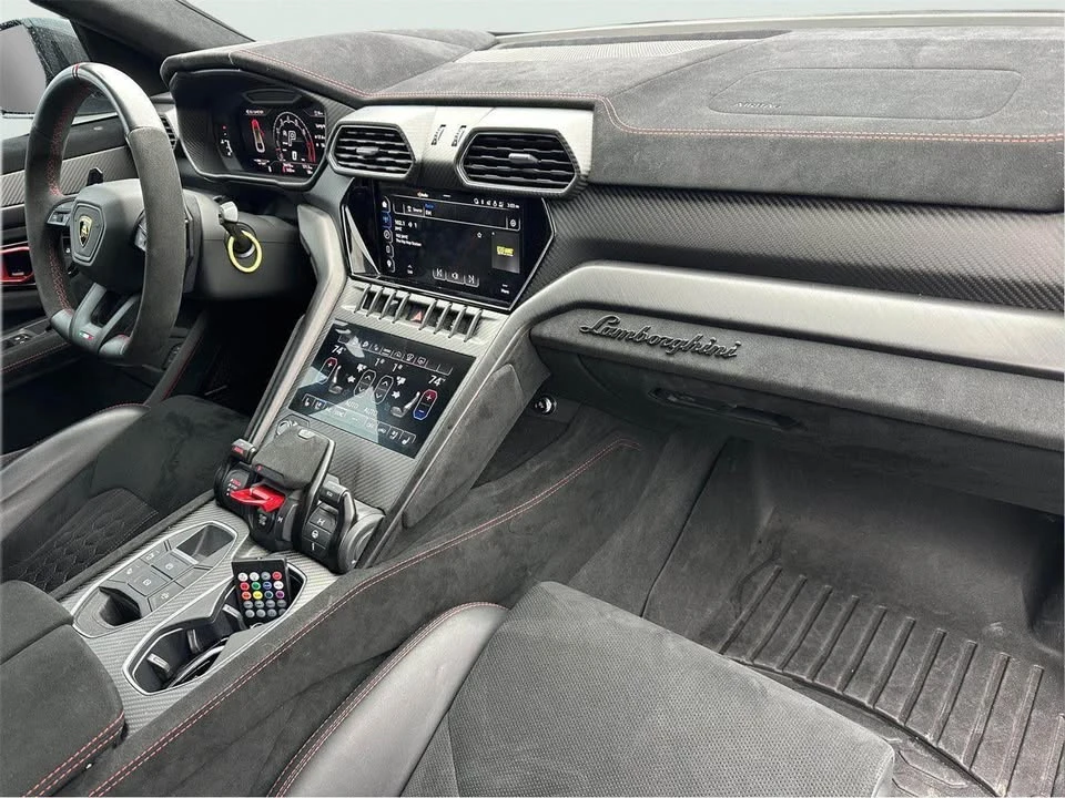 2023 Lamborghini Urus Performante - Image 10 of 20