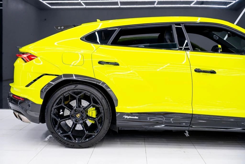 2023 Lamborghini Urus Performante - Image 12 of 21