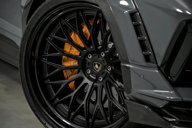 2023 Lamborghini Urus Performante - Image 4 of 12