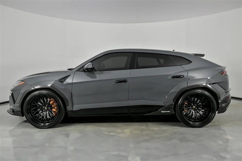 2023 Lamborghini Urus Performante - Image 10 of 12