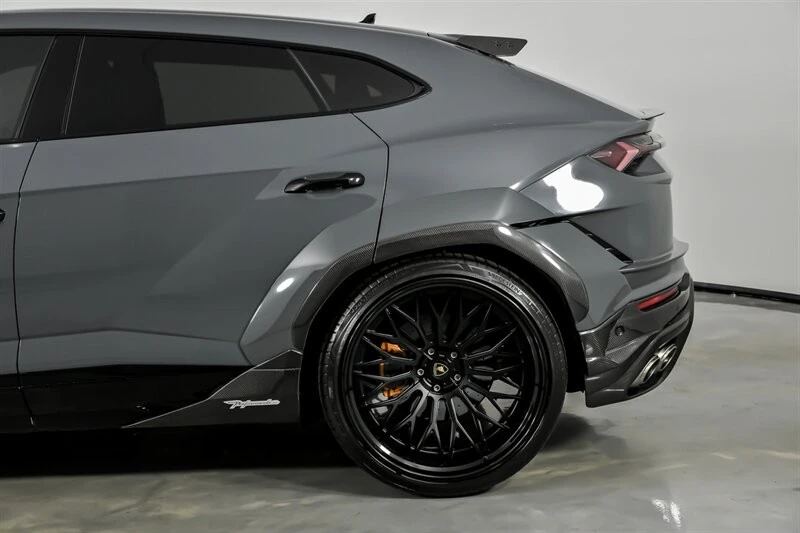 2023 Lamborghini Urus Performante - Image 11 of 12