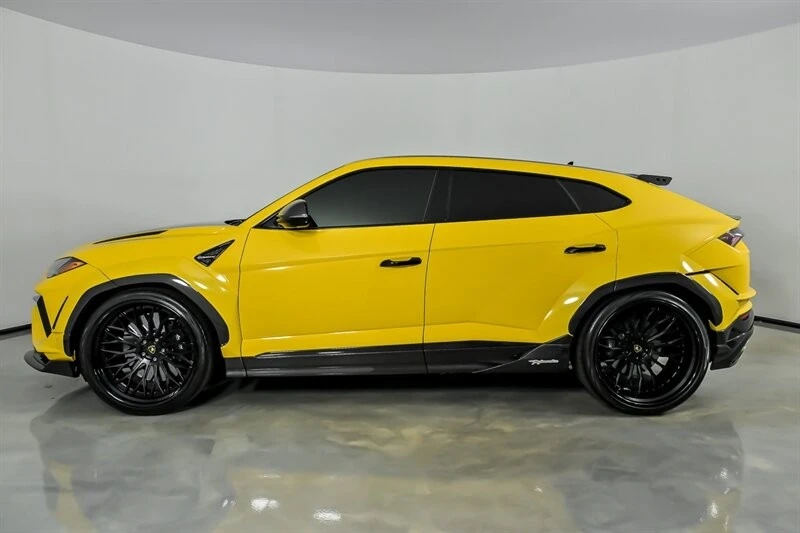 2023 Lamborghini Urus Performante - Image 8 of 31
