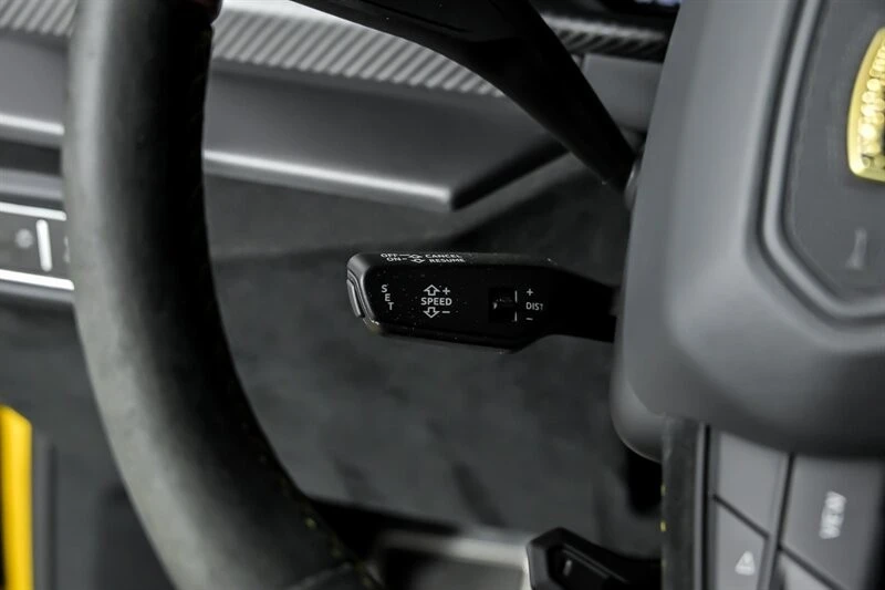 2023 Lamborghini Urus Performante - Image 29 of 31