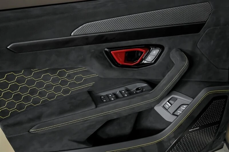 2023 Lamborghini Urus Performante - Image 18 of 31