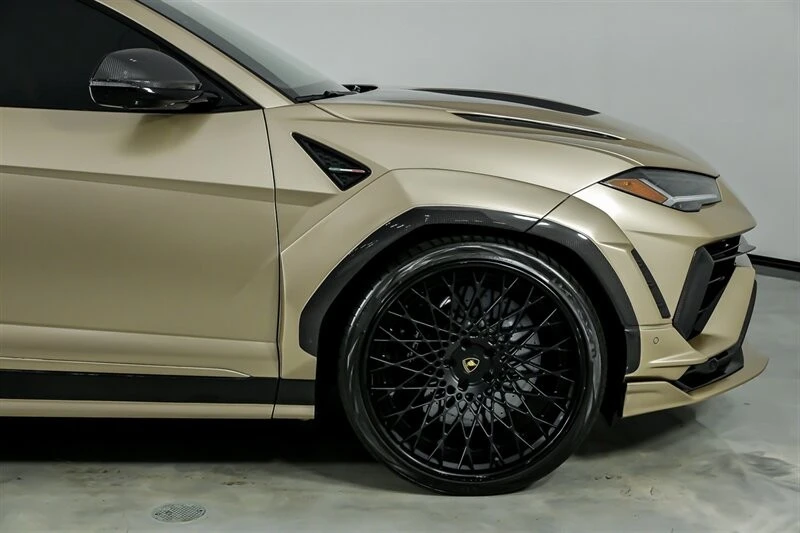 2023 Lamborghini Urus Performante - Image 15 of 31