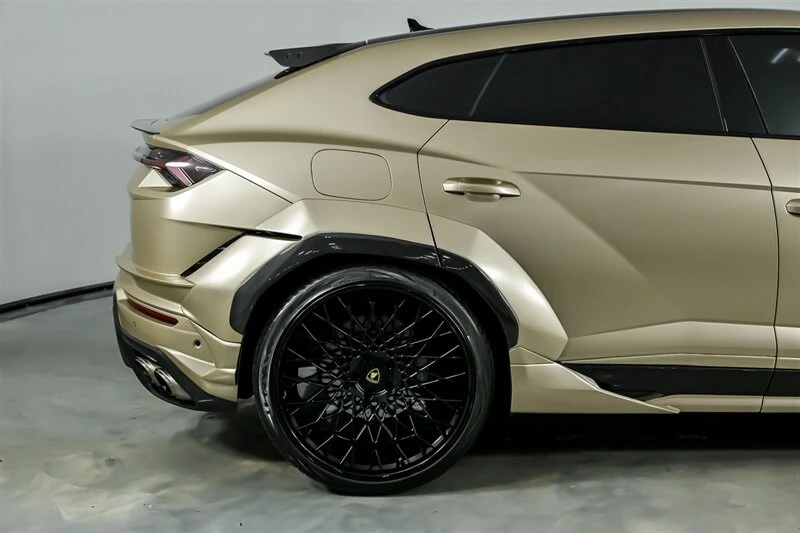 2023 Lamborghini Urus Performante - Image 13 of 31