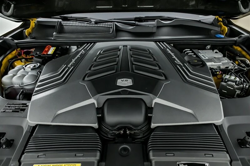 2023 Lamborghini Urus Performante - Image 17 of 31