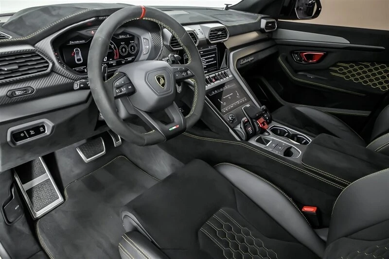 2023 Lamborghini Urus Performante - Image 21 of 31