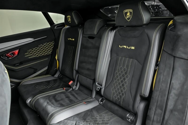 2023 Lamborghini Urus Performante - Image 24 of 31