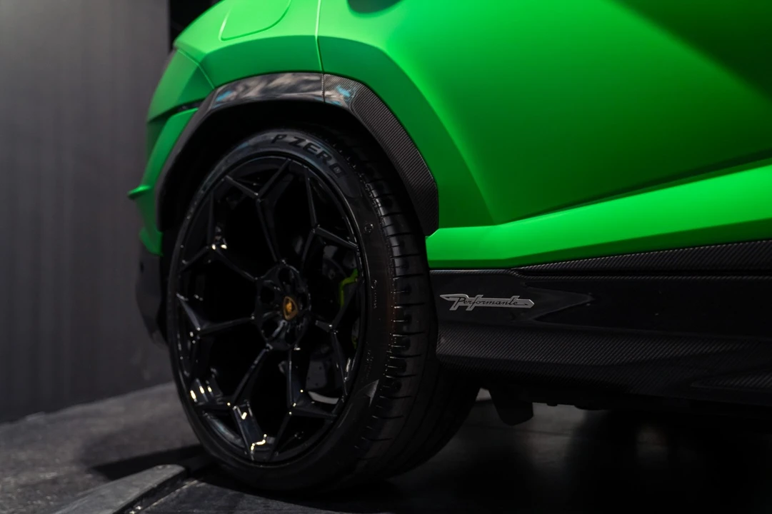 2023 Lamborghini Urus Performante - Image 31 of 31