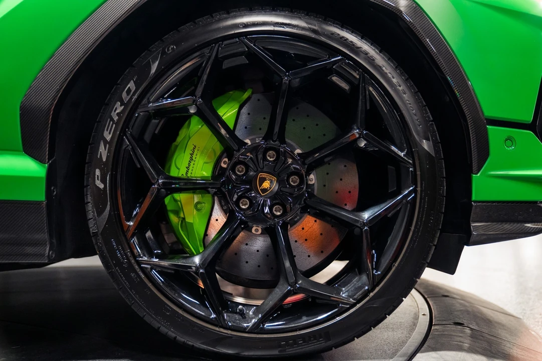 2023 Lamborghini Urus Performante - Image 6 of 31