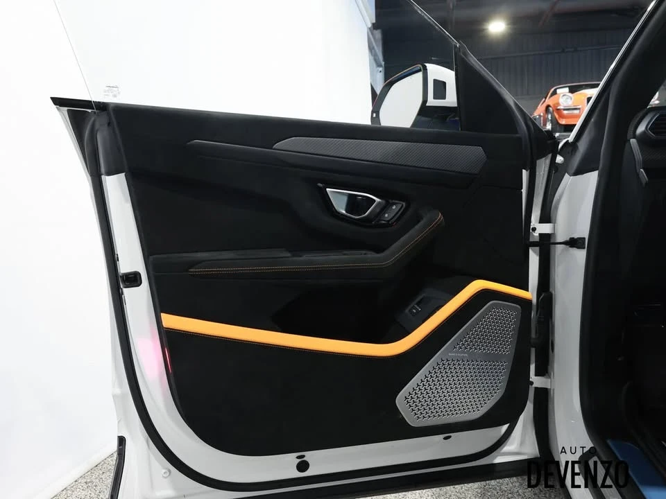 2023 Lamborghini Urus Performante - Image 9 of 18