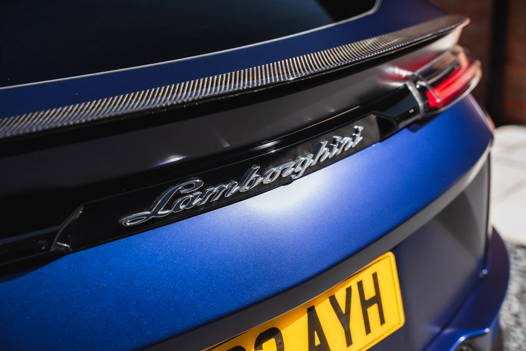 2023 Lamborghini Urus Performante - Image 21 of 31