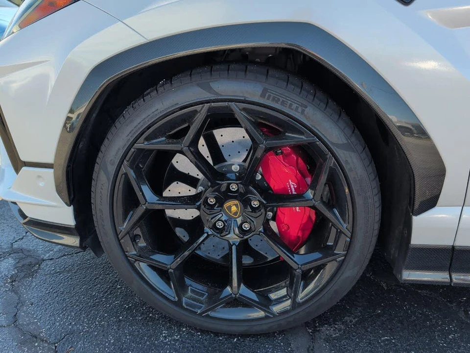 2023 Lamborghini Urus Performante - Image 10 of 31