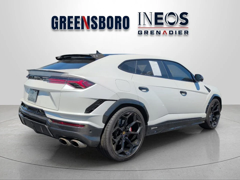 2023 Lamborghini Urus Performante - Image 5 of 31