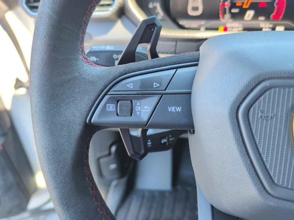 2023 Lamborghini Urus Performante - Image 19 of 31