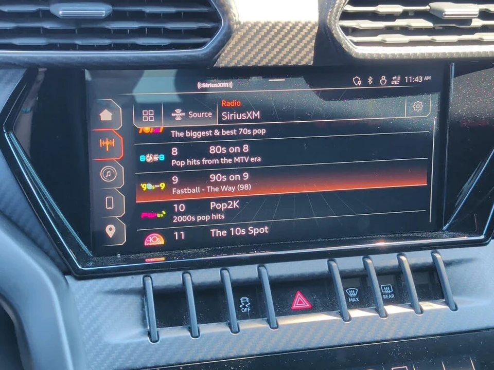 2023 Lamborghini Urus Performante - Image 24 of 31