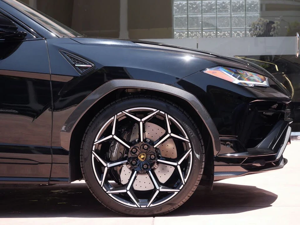 2023 Lamborghini Urus Performante - Image 9 of 31
