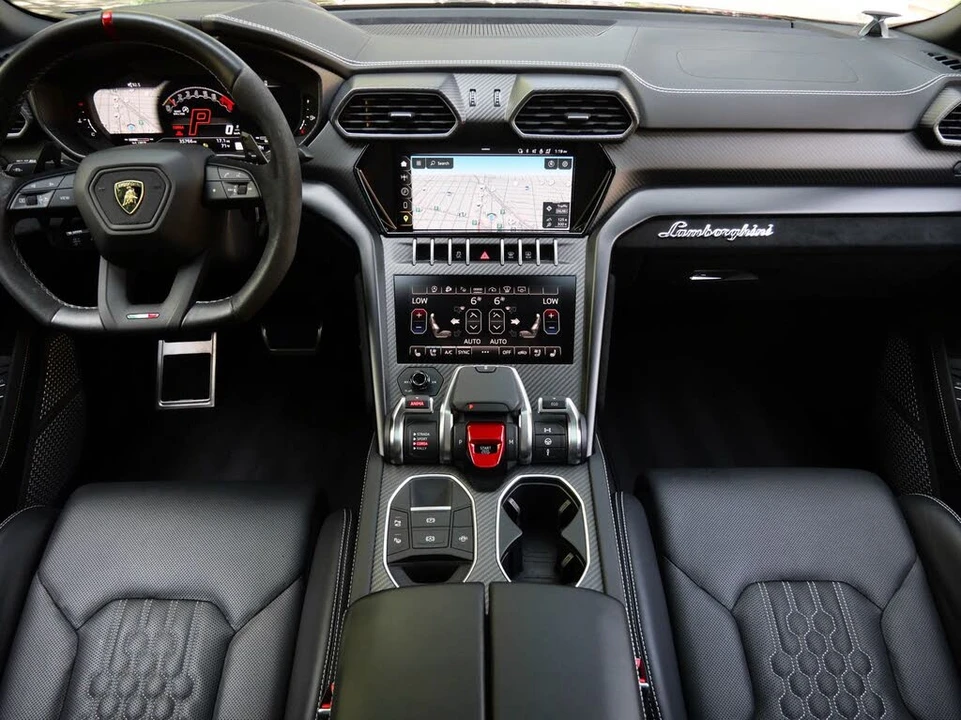2023 Lamborghini Urus Performante - Image 7 of 31