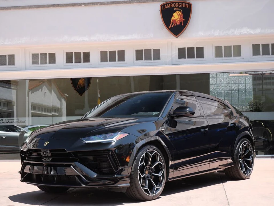 2023 Lamborghini Urus Performante - Image 17 of 31