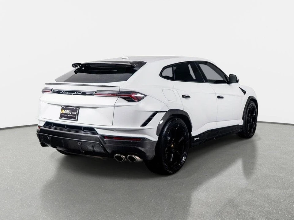 2023 Lamborghini Urus Performante - Image 18 of 31