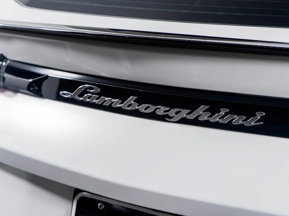 2023 Lamborghini Urus Performante - Image 30 of 31