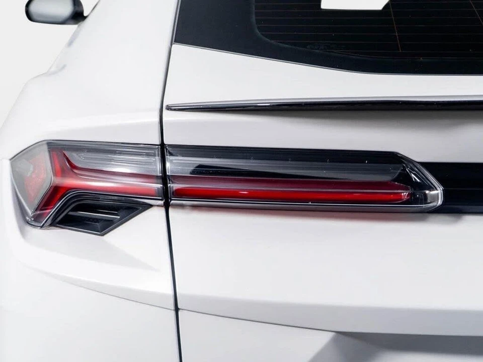 2023 Lamborghini Urus Performante - Image 28 of 31