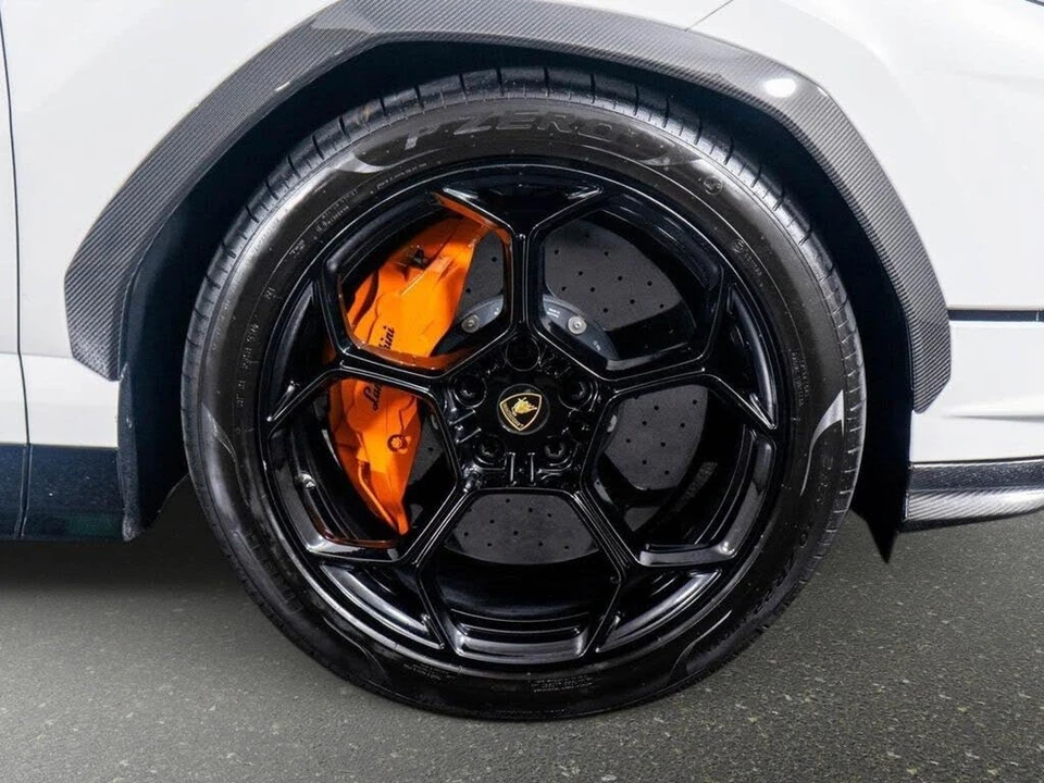 2023 Lamborghini Urus Performante - Image 11 of 31