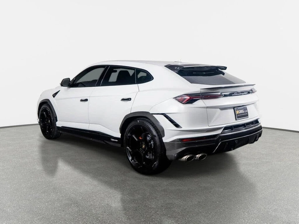 2023 Lamborghini Urus Performante - Image 12 of 31