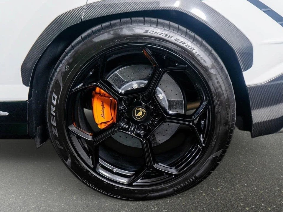 2023 Lamborghini Urus Performante - Image 7 of 31