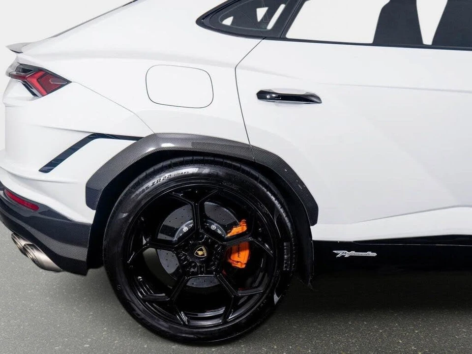 2023 Lamborghini Urus Performante - Image 14 of 31