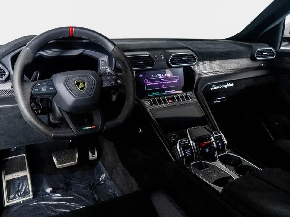 2023 Lamborghini Urus Performante - Image 2 of 31