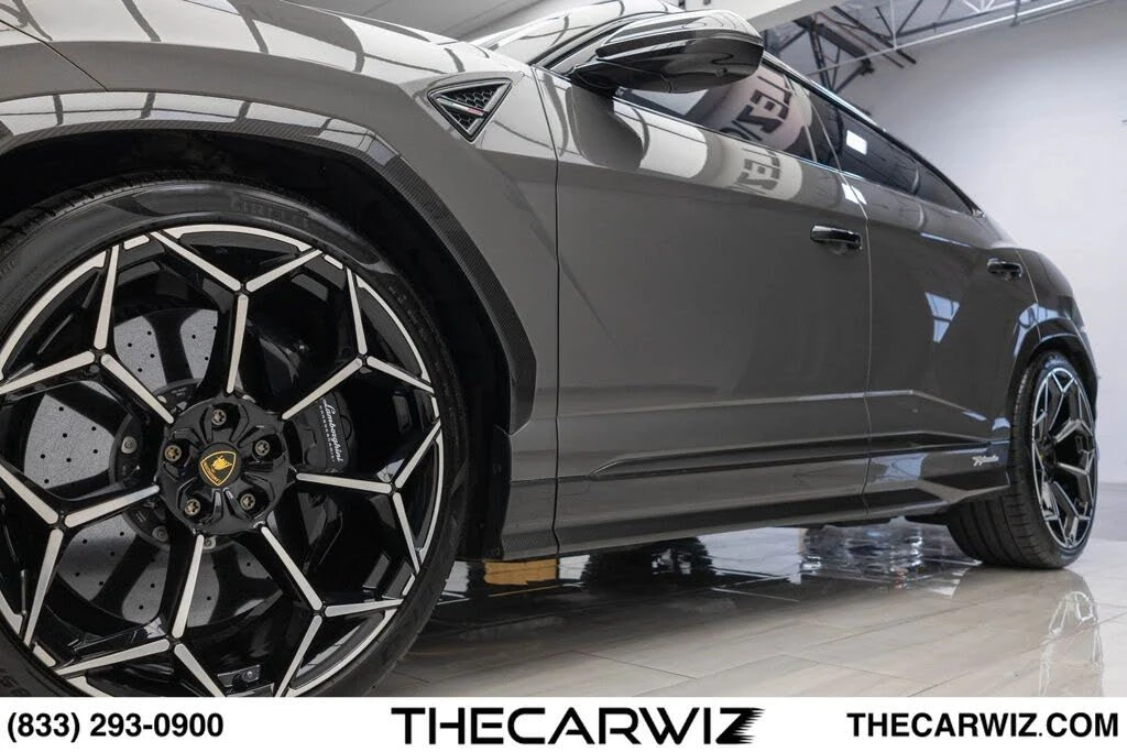 2023 Lamborghini Urus Performante - Image 17 of 31