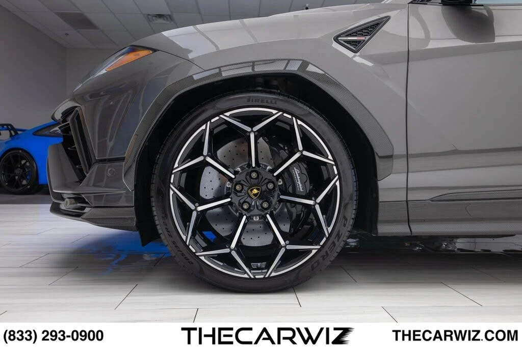 2023 Lamborghini Urus Performante - Image 12 of 31