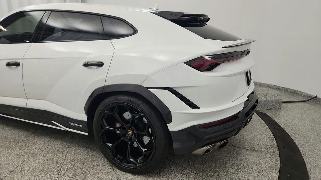 2023 Lamborghini Urus Performante - Image 21 of 31