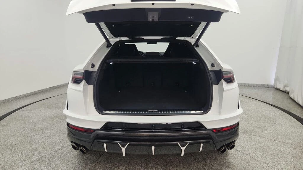 2023 Lamborghini Urus Performante - Image 28 of 31