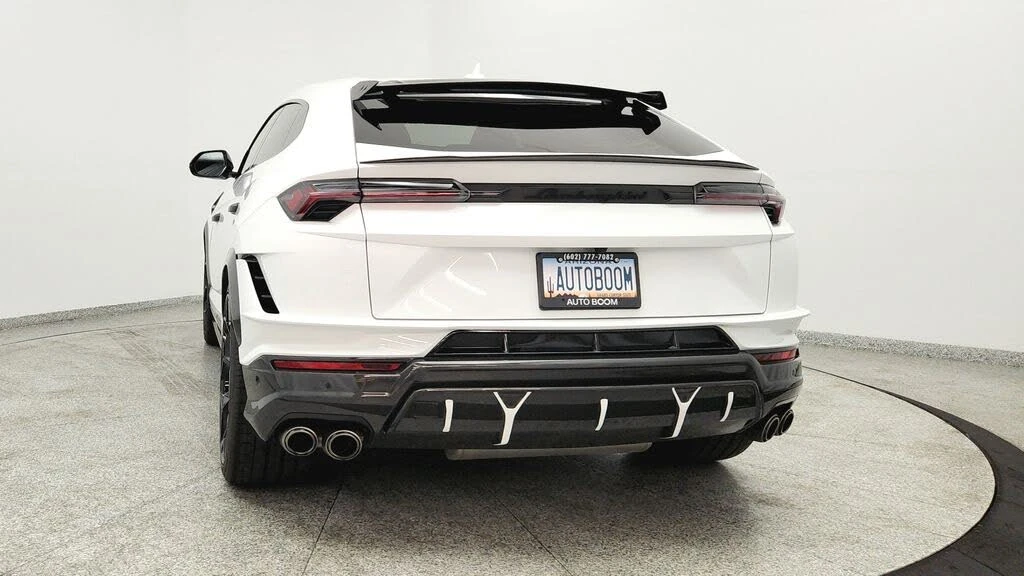 2023 Lamborghini Urus Performante - Image 4 of 31