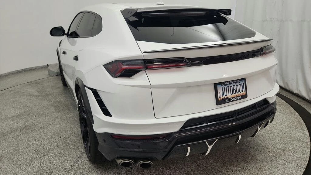 2023 Lamborghini Urus Performante - Image 26 of 31