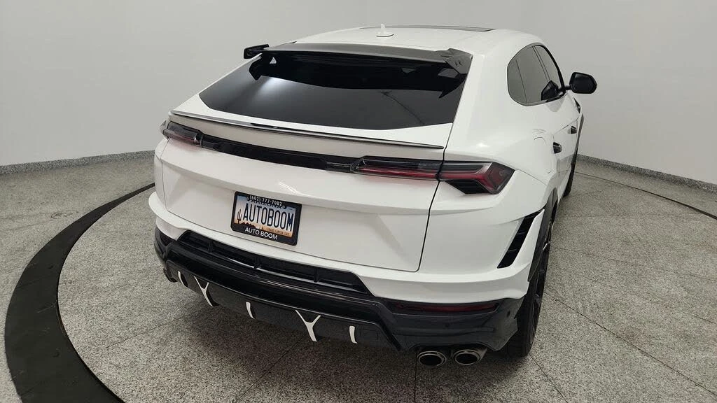 2023 Lamborghini Urus Performante - Image 25 of 31