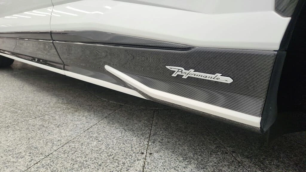 2023 Lamborghini Urus Performante - Image 20 of 31