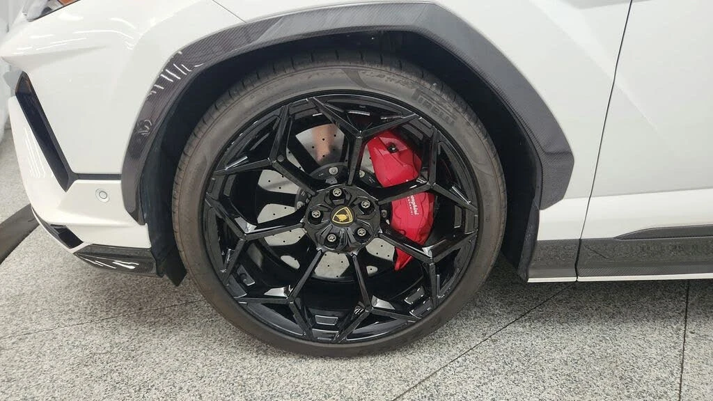 2023 Lamborghini Urus Performante - Image 16 of 31