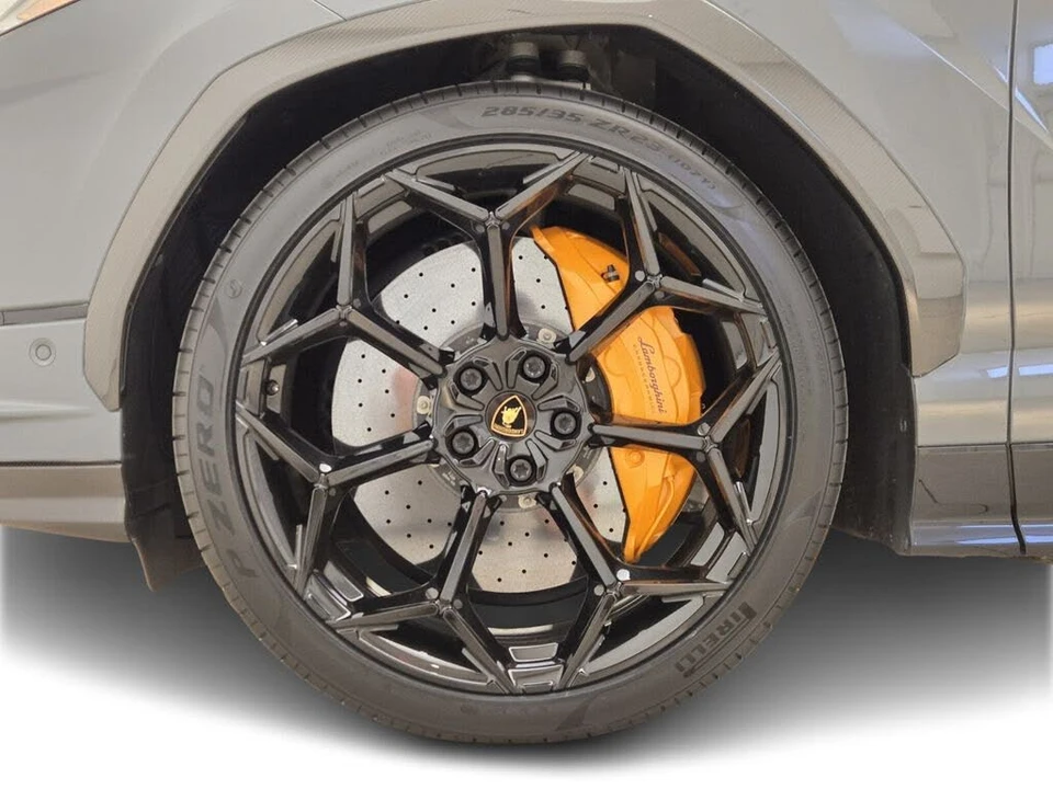 2023 Lamborghini Urus Performante - Image 13 of 31