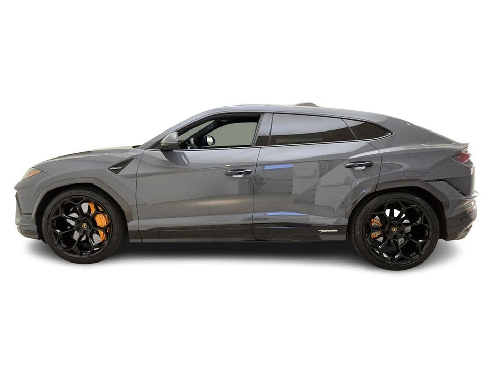 2023 Lamborghini Urus Performante - Image 12 of 31