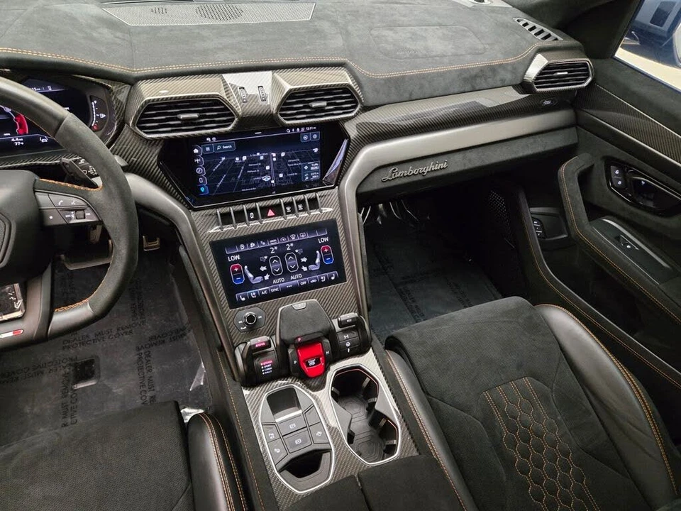 2023 Lamborghini Urus Performante - Image 22 of 31