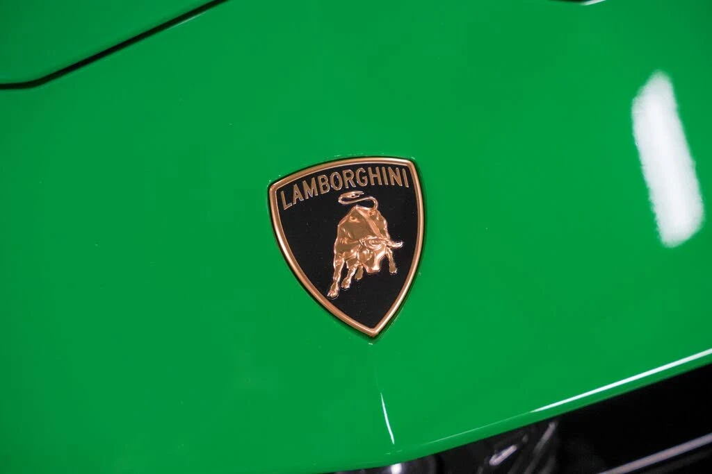 2023 Lamborghini Urus Performante - Image 13 of 31